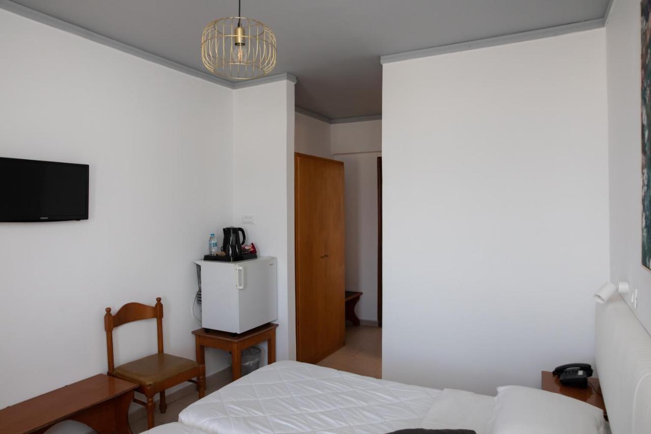 Sea Breeze Hotel Masztihári Kültér fotó