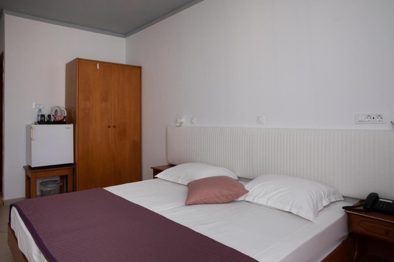 Sea Breeze Hotel Masztihári Kültér fotó