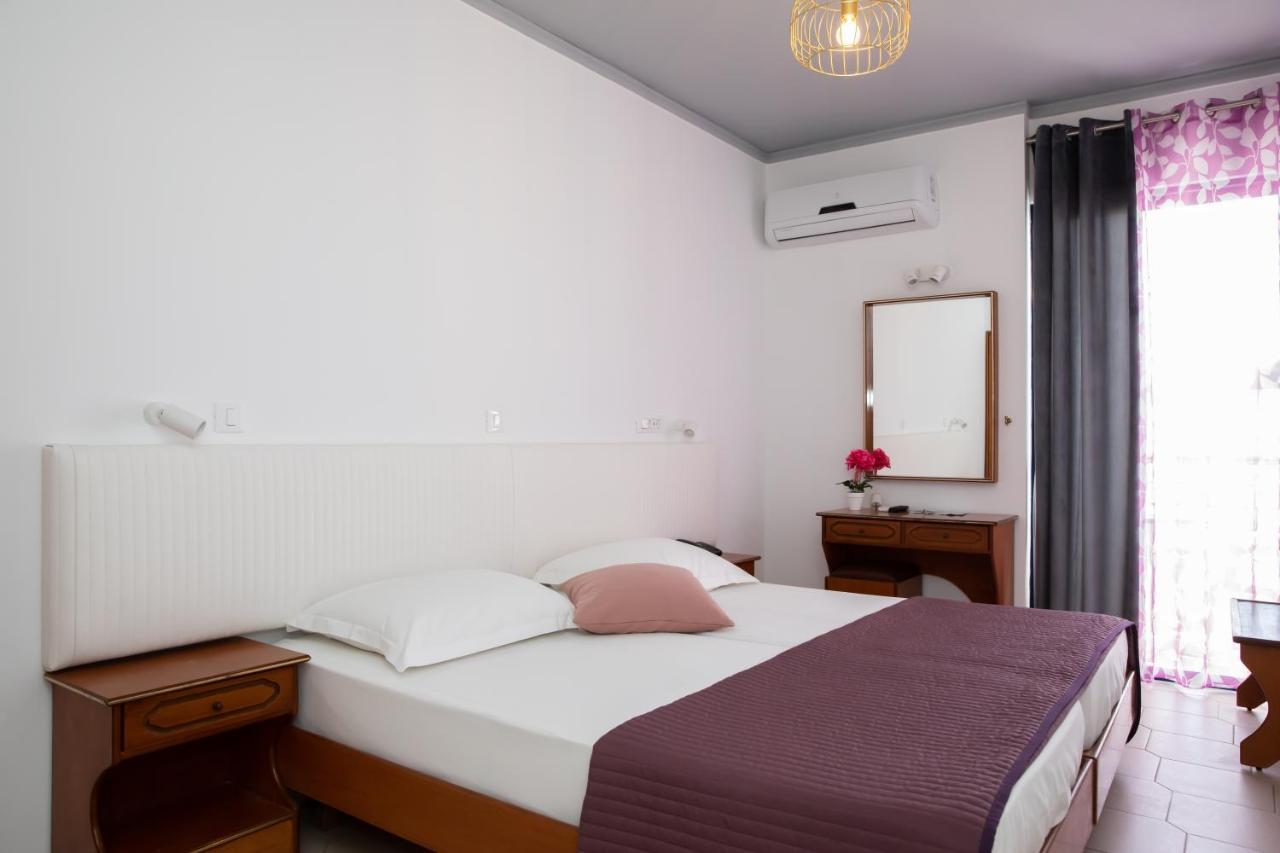 Sea Breeze Hotel Masztihári Kültér fotó